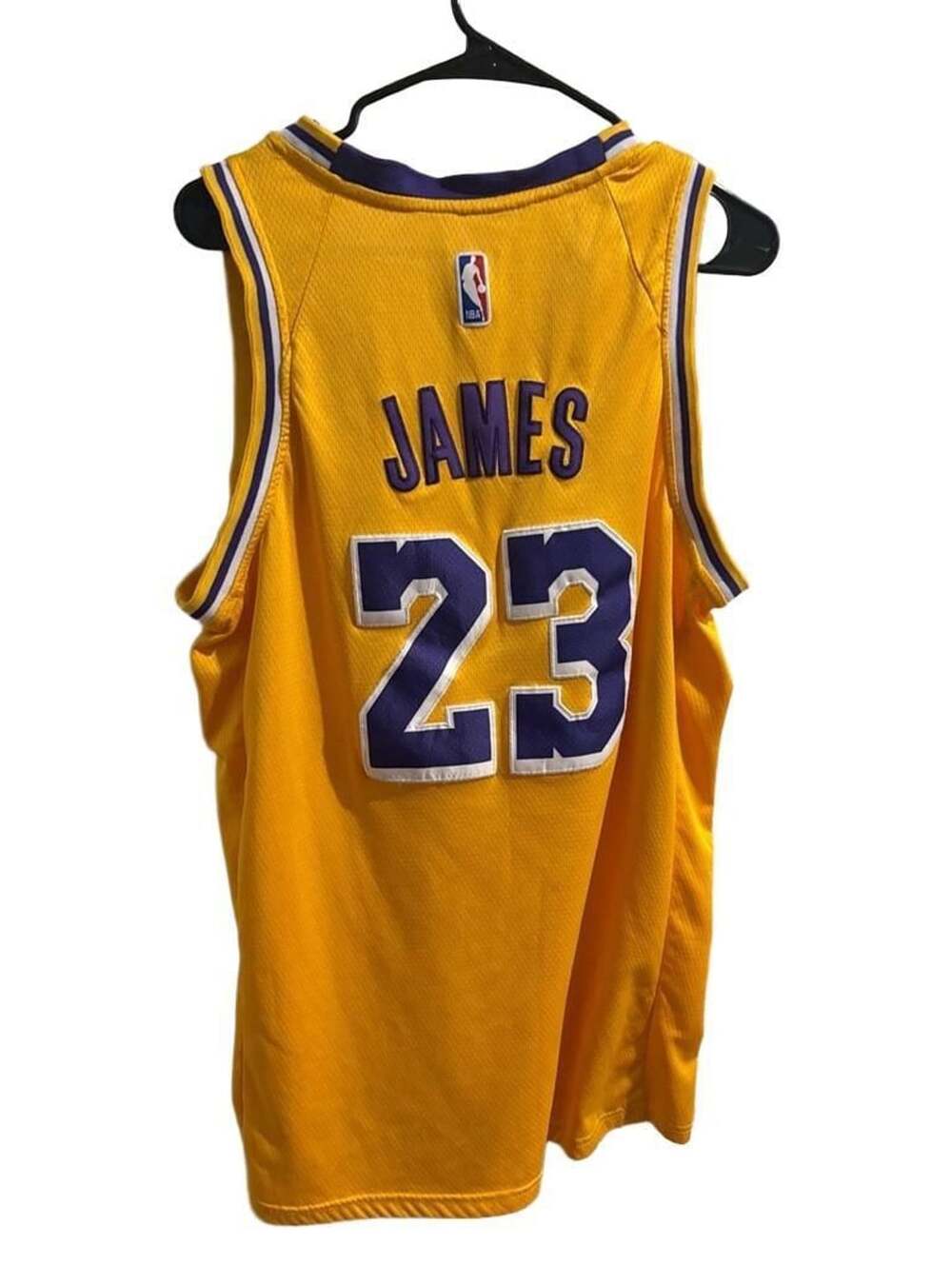 Nike Los Angeles Lakers LeBron James Jersey Size 50 Yellow